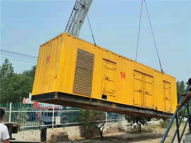 青岛300KW柴油发电机组油耗是多少?
