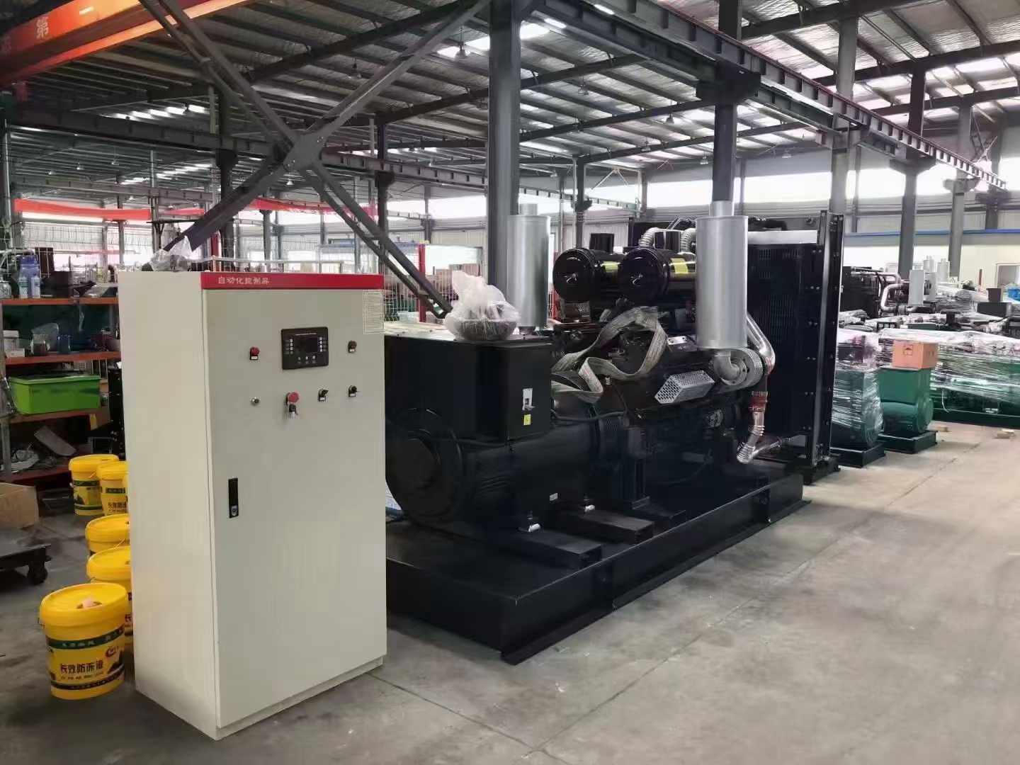 青岛柴油发电机运行时的噪音和振动水平如何?